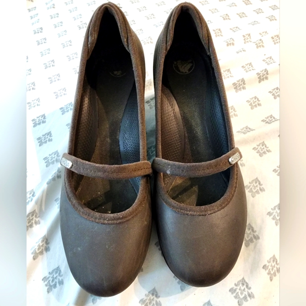 CROCS Mary Jane Wedge heels, Brown Size 9